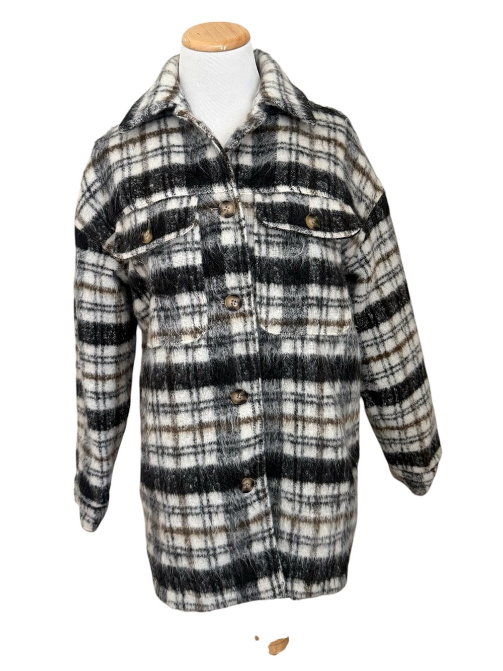 Universal Thread Plaid Button-Up Shacket Jacket in Black White & Brown